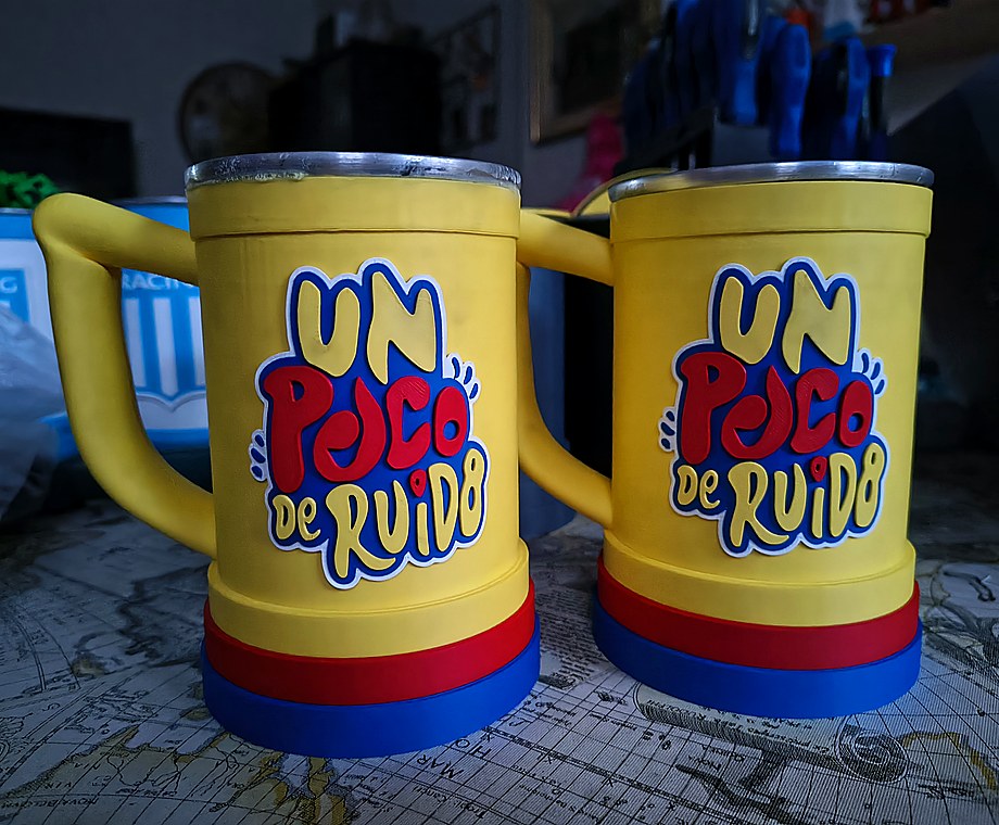 Chopps amarillos personalizados con frase Un poco de ruido